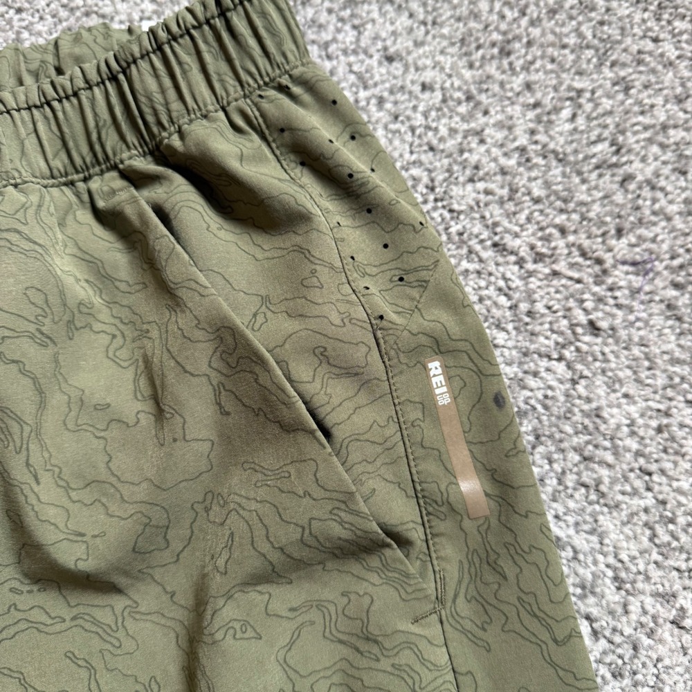 REI Co-op Swiftland Running Shorts Olive Green Topographic Map Print Mens Small - Picture 3 of 10